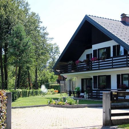 Lake House Apartment Медводе Екстериор снимка