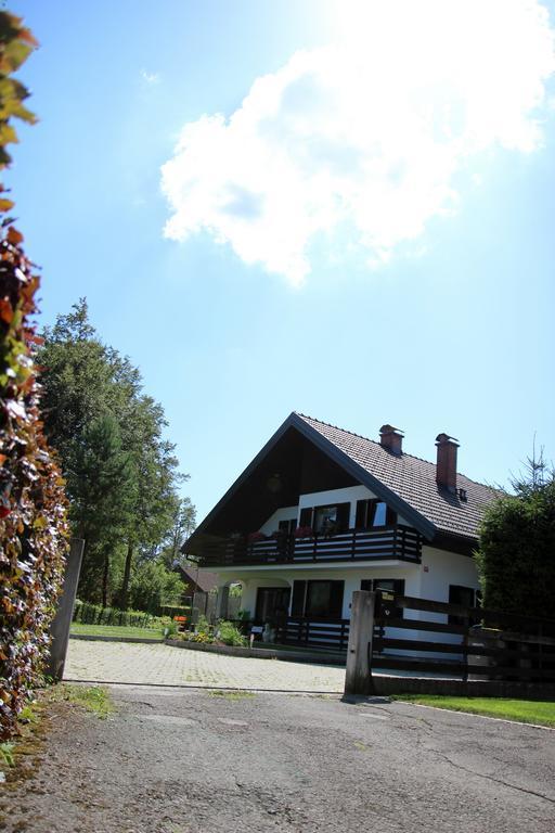 Lake House Apartment Медводе Екстериор снимка