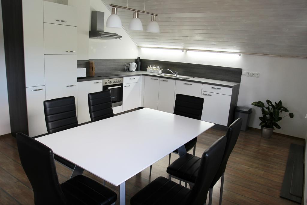Lake House Apartment Медводе Екстериор снимка