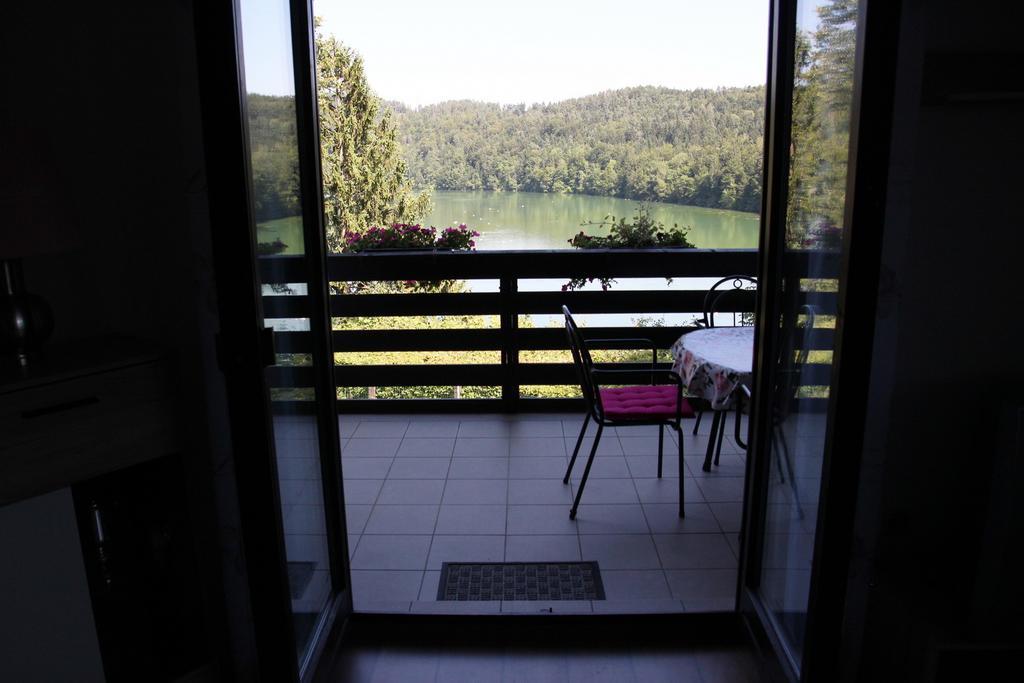 Lake House Apartment Медводе Екстериор снимка
