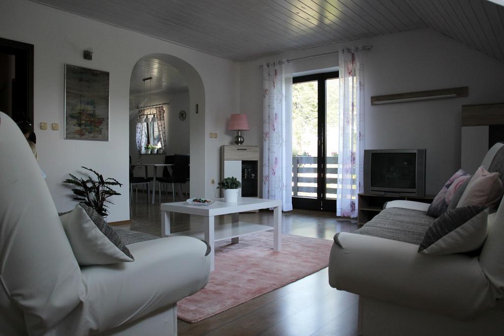Lake House Apartment Медводе Екстериор снимка