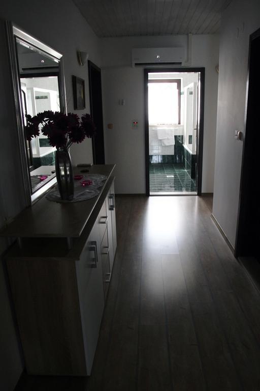 Lake House Apartment Медводе Екстериор снимка