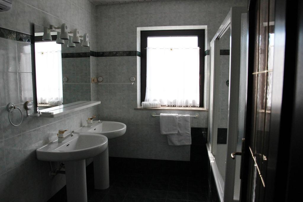 Lake House Apartment Медводе Екстериор снимка