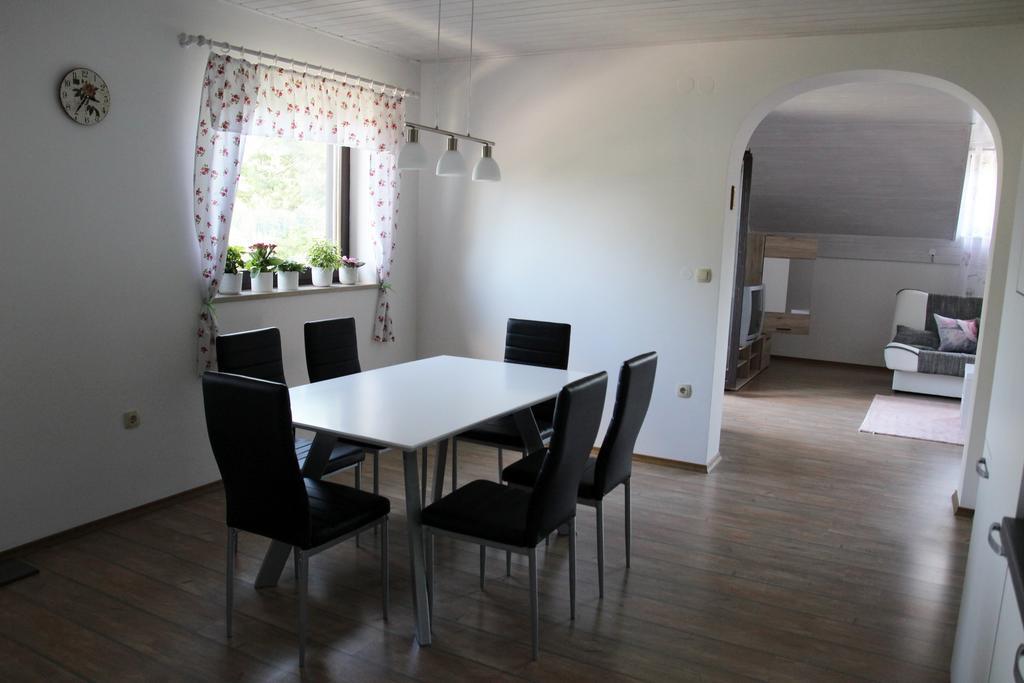 Lake House Apartment Медводе Екстериор снимка