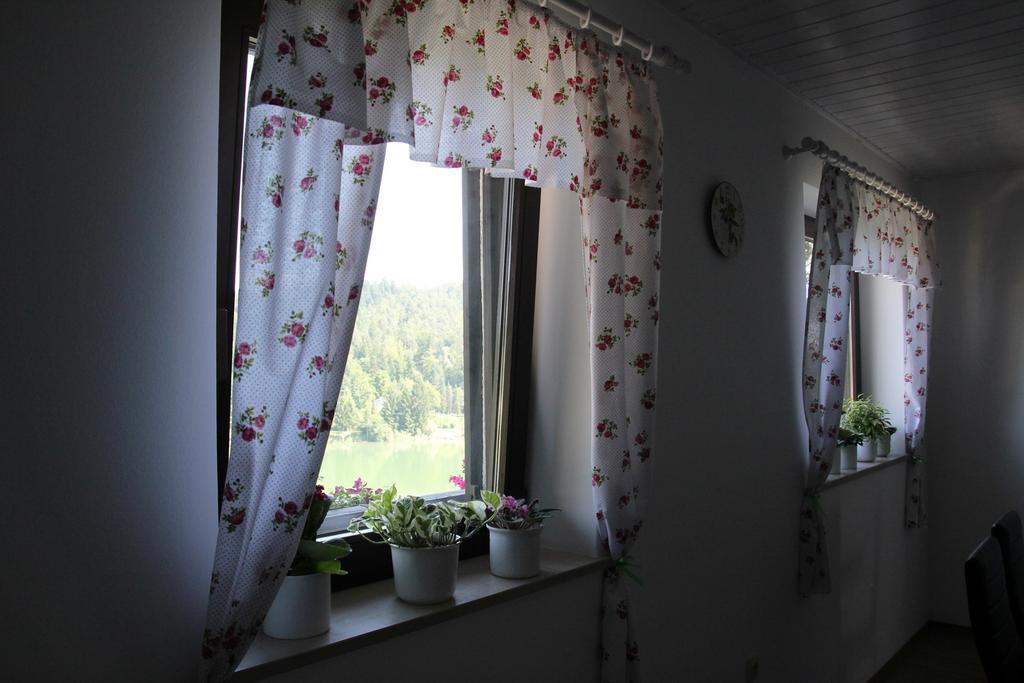 Lake House Apartment Медводе Екстериор снимка